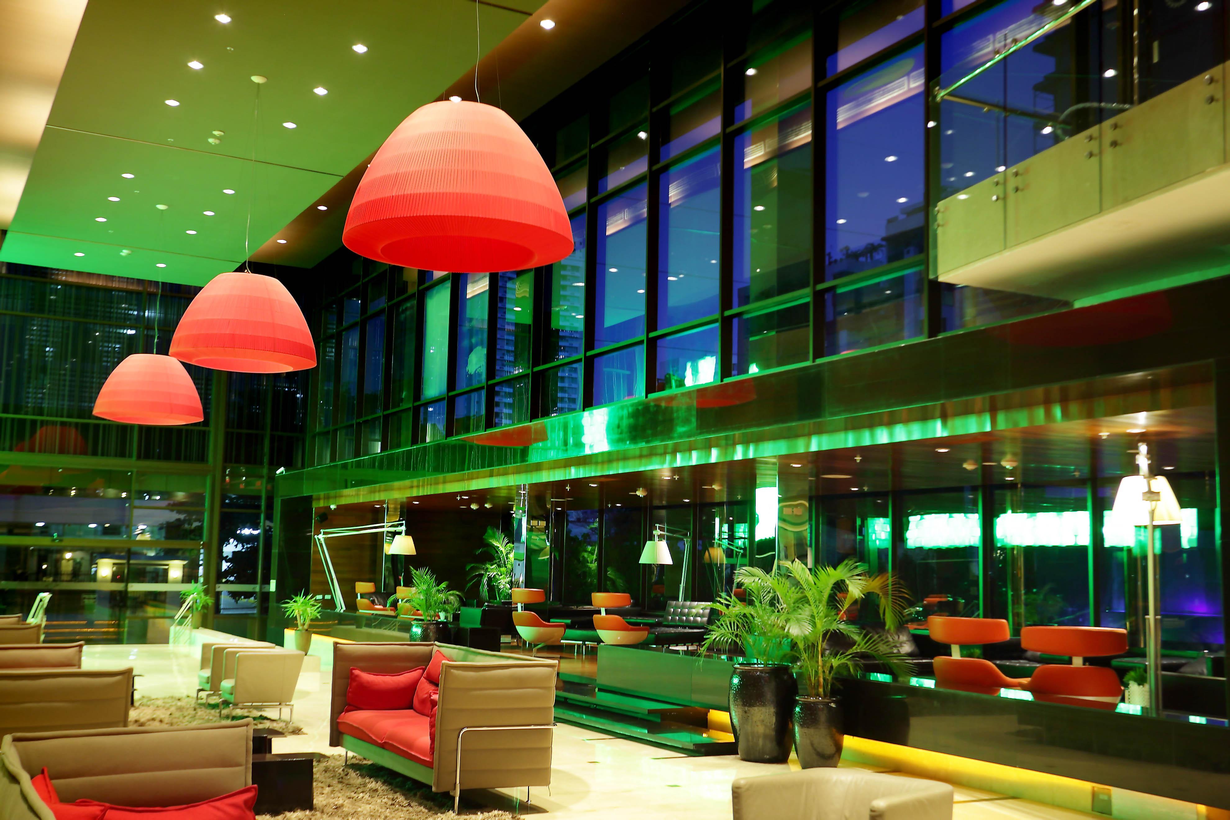 巴拿马喜来登大酒店 巴拿马城 外观 照片 The lobby of the hotel