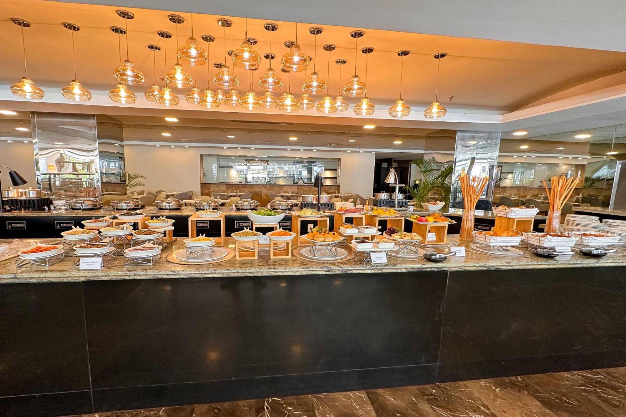 巴拿马喜来登大酒店 巴拿马城 外观 照片 The buffet at the hotel